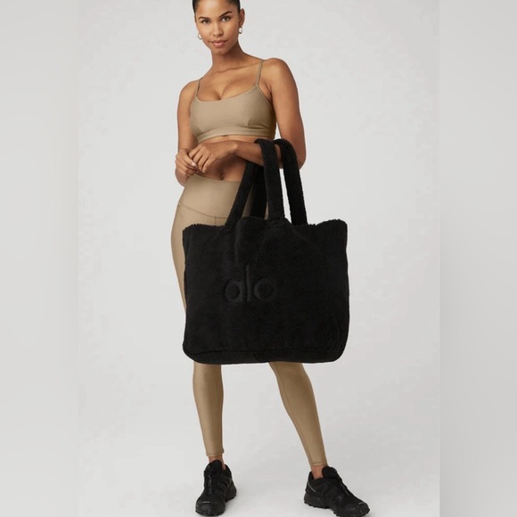 ALO Yoga Handbags - NWOT Alo Yoga Foxy Sherpa Tote
